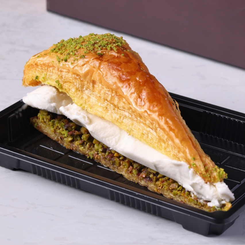 Havuc Dilimi With Ice Cream